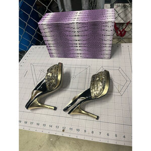 Women's Oli by Falconi Heels Size 6.5W Black and Gold